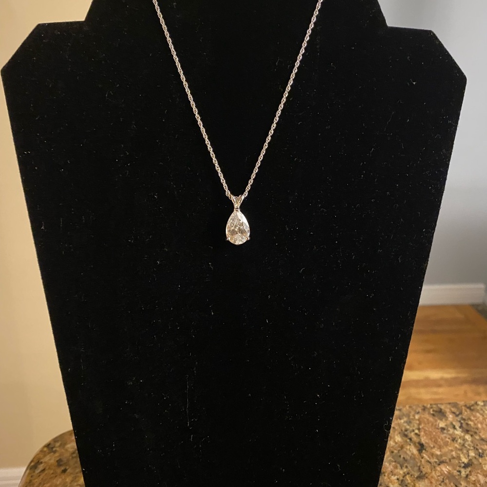 Elegant Silver Tone Teardrop Pendant Necklace